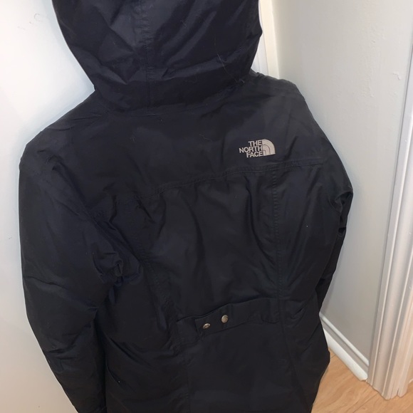 Women’s north face long winter parka - Picture 4 of 8
